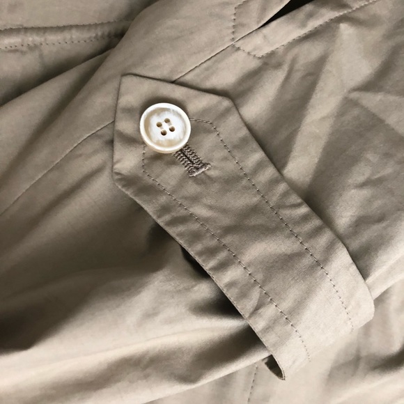 Akris Punto NWT
Double-Breasted Rain Coat - Picture 4 of 9